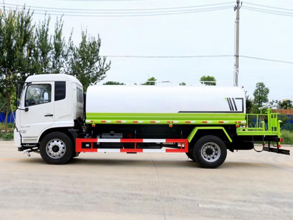 國六15方東風(fēng)天錦灑水車