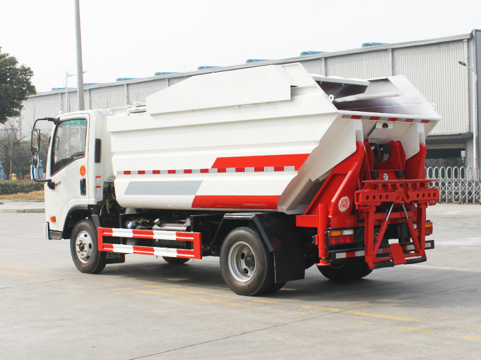 五十鈴后掛桶式垃圾車