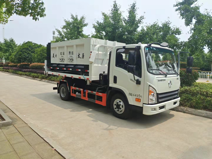 大運(yùn)勾臂式垃圾車(chē)