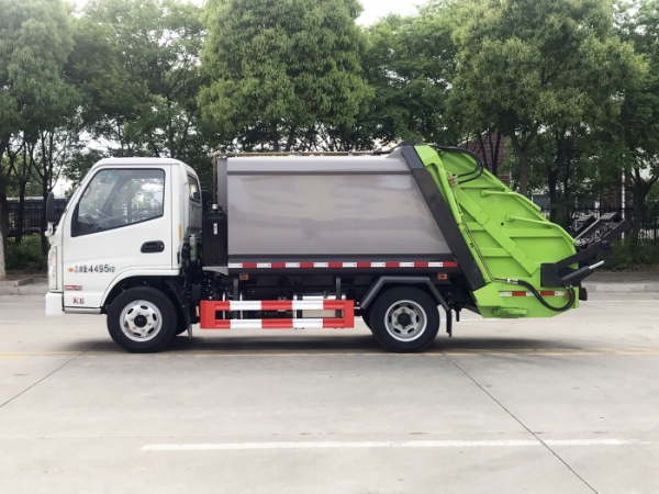 凱馬藍(lán)牌壓縮式垃圾車(chē)