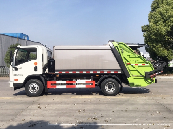 國(guó)六大運(yùn)壓縮式垃圾車