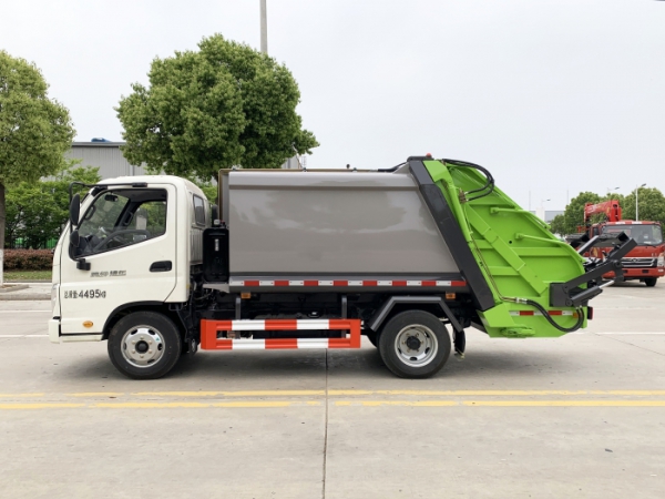 福田奧鈴壓縮式垃圾車(chē)