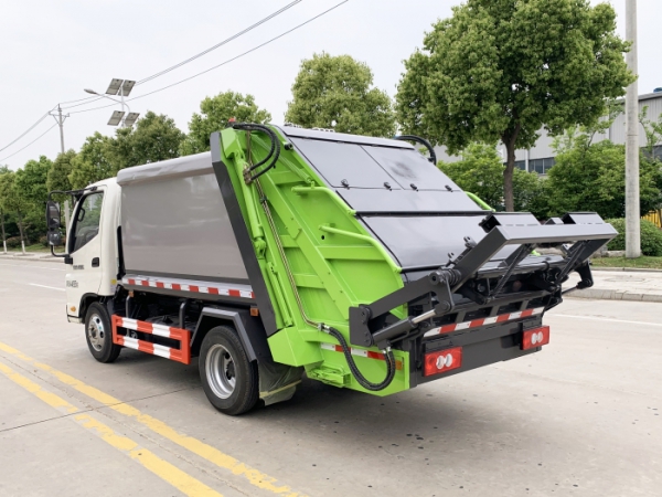 福田奧鈴壓縮式垃圾車(chē)