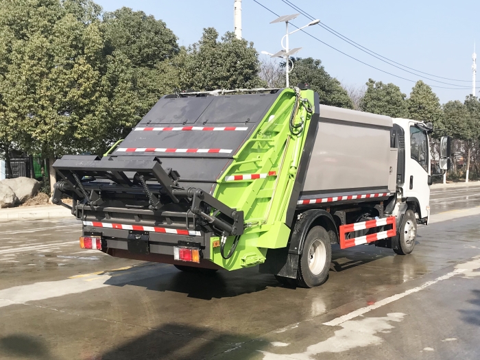 五十鈴六立方壓縮式垃圾車