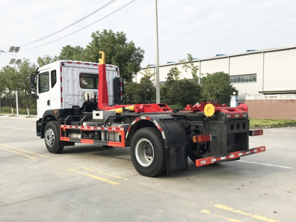 多利卡D9車廂可卸式垃圾車