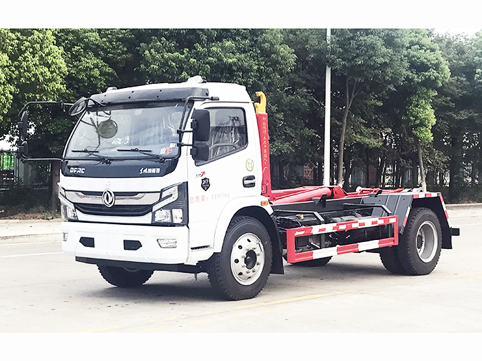 多利卡D7車(chē)廂可卸式垃圾車(chē)