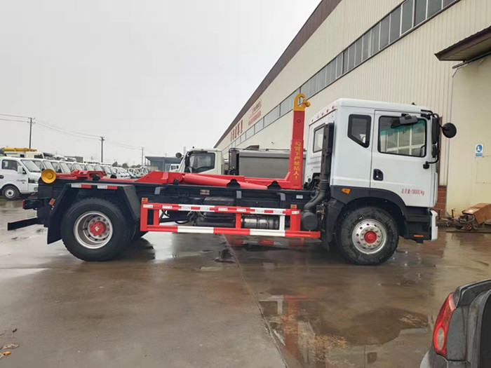 多利卡D9車廂可卸式垃圾車