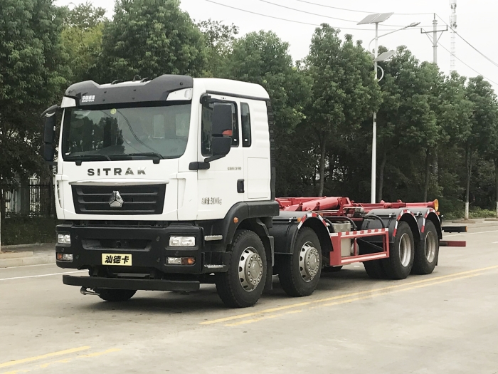 重汽汕德卡勾臂式垃圾車(chē)