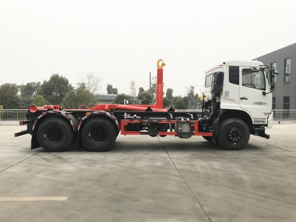 東風后八輪25噸車廂可卸式垃圾車
