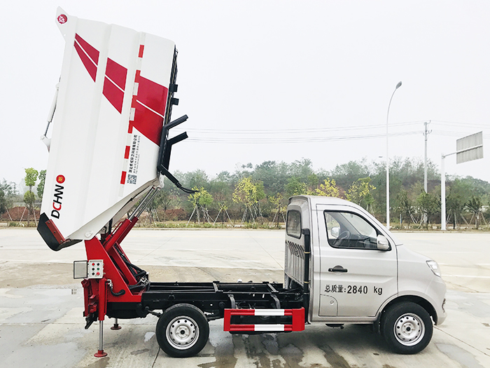 長(zhǎng)安后掛桶式垃圾車