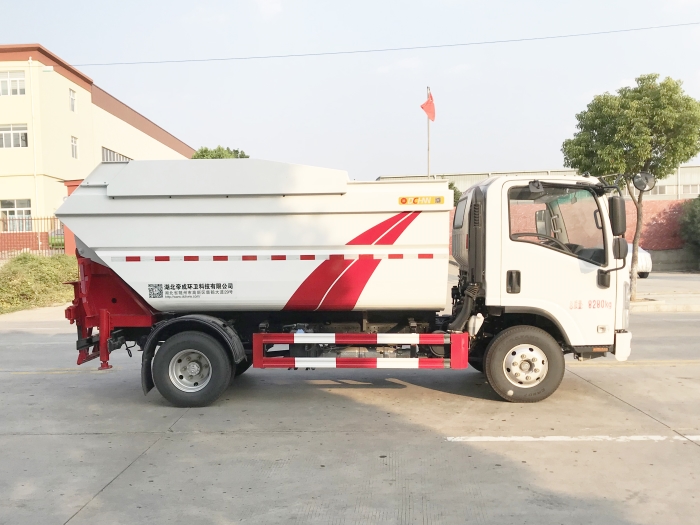 五十鈴后掛桶式垃圾車