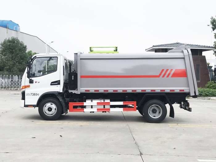 福田奧鈴側(cè)掛桶式垃圾車