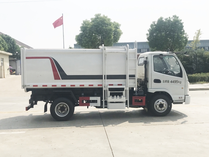 國六藍(lán)牌凱馬側(cè)掛桶式垃圾車