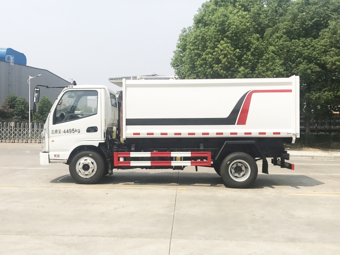 國六藍(lán)牌凱馬側(cè)掛桶式垃圾車