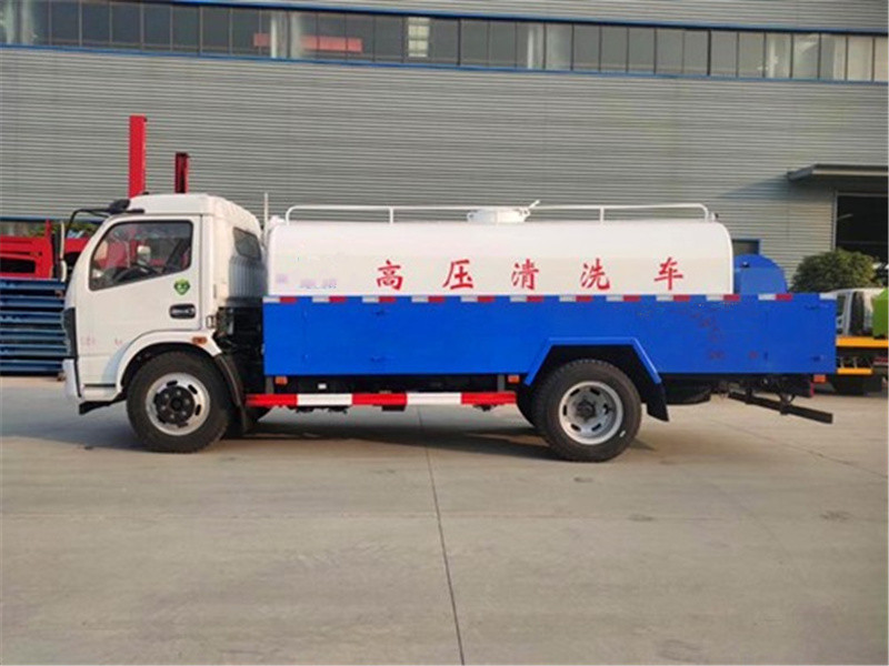 國六東風8方清洗車