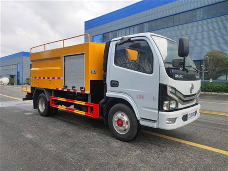 國(guó)六東風(fēng)小多利卡4.2方高壓清洗車