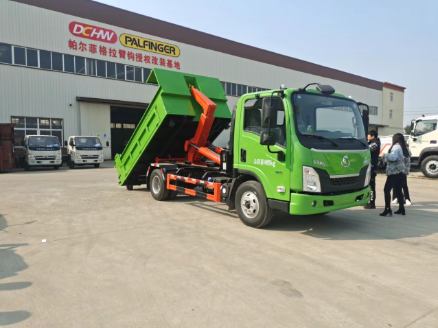 東風(fēng)柳汽L2車(chē)廂可卸式垃圾車(chē)