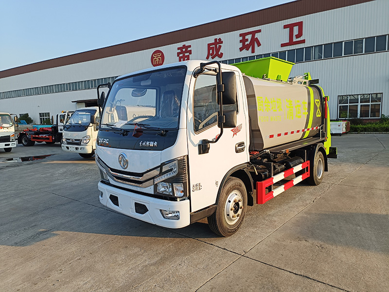 東風(fēng)小多利卡餐廚垃圾車(chē)
